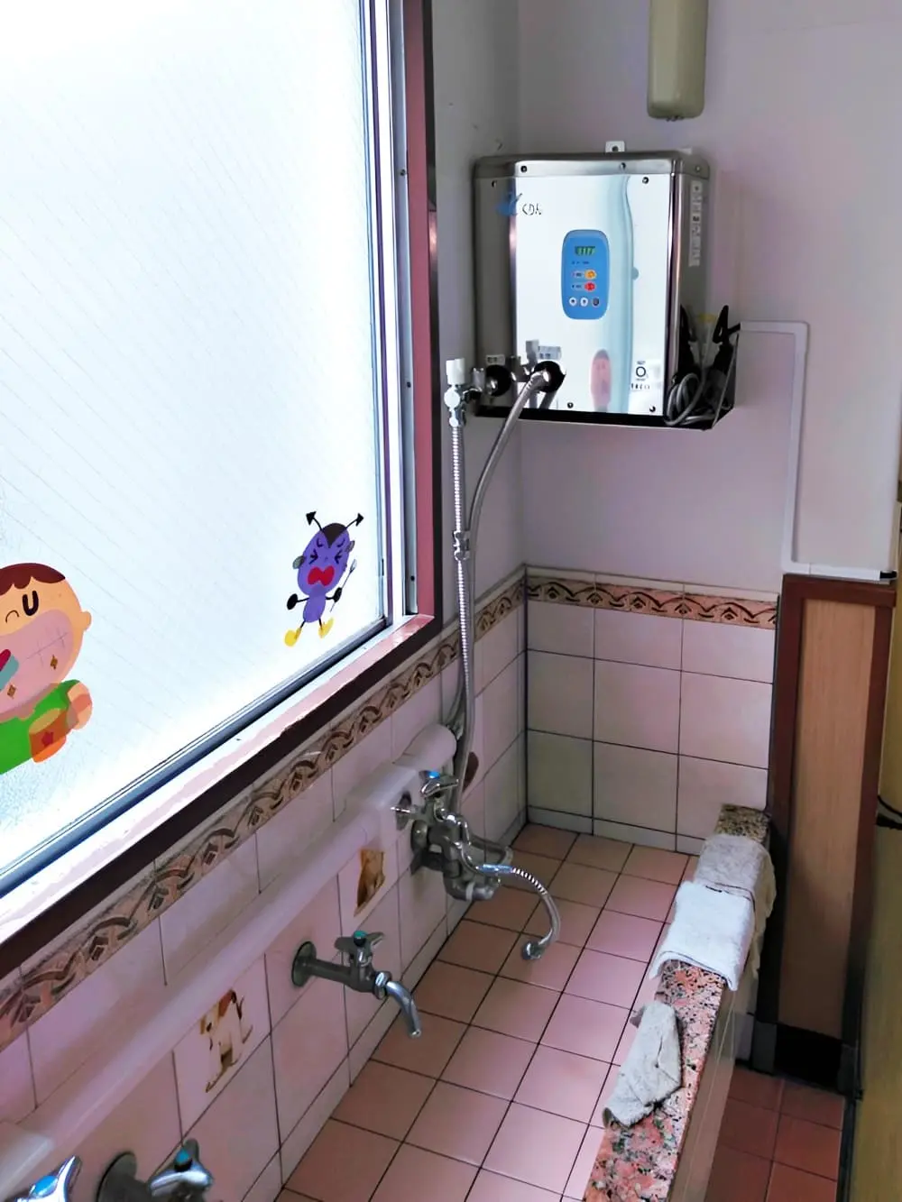 保育園に設置されたオゾン水生成器「AICウォーターオゾナイザー（AWT-15）」