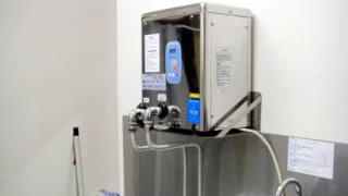 スーパーのバックヤードに設置されたAICウォーターオゾナイザー