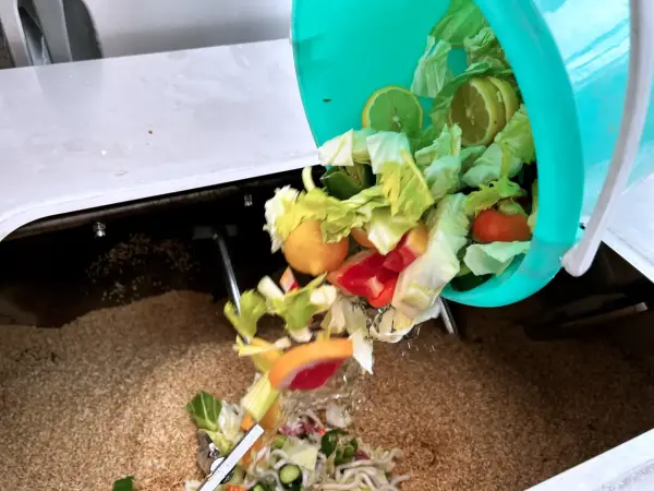 生ゴミ投入イメージ