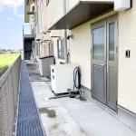 神戸保育園様へ新たに導入された、業務用生ごみ処理機ゴミサー GH-20型の設置現場。堆肥取り出しや水分調整が一切不要な「水化・消滅方式」により、日々の運用負担を劇的に改善しました